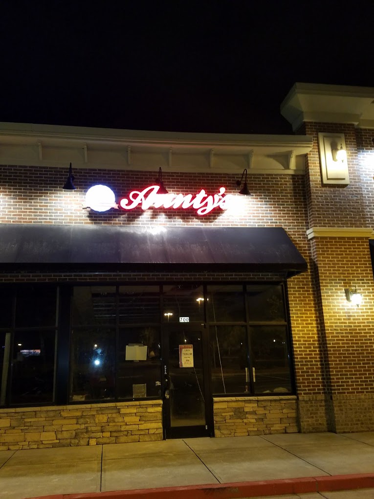 Aunty’s Kitchen in Alpharetta – Cozy Indian vegetarian restaurant serving authentic dosas, curries, and traditional Indian dishes in a warm, family-friendly setting.