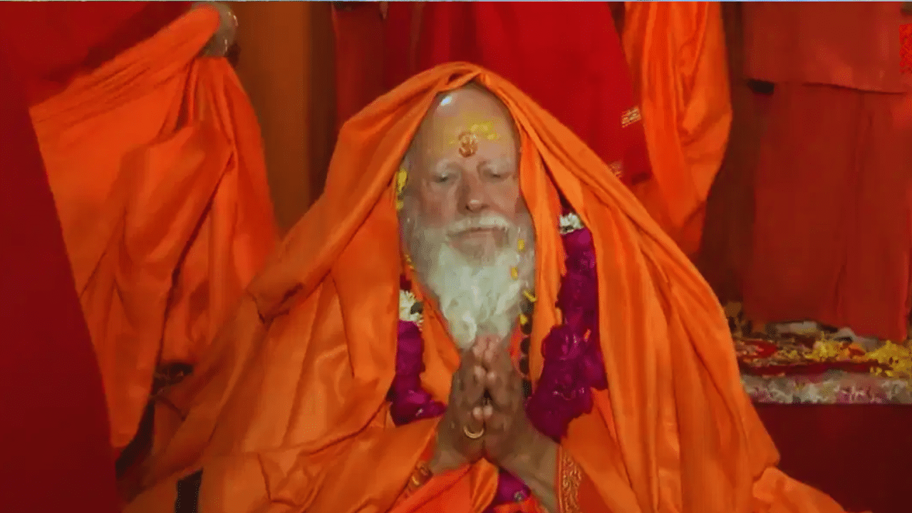 American IT Professional Becomes High Priest at Maha Kumbh 2025