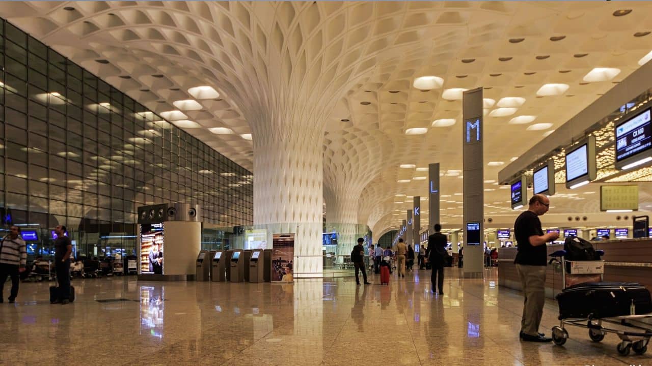 Mumbai Airport Sets New Benchmark with Top Global Customer Experience Accreditation