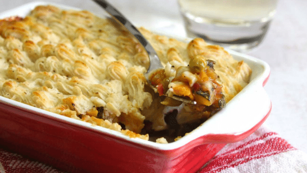 Indian-Spiced Vegetarian Shepherd’s Pie – A Hearty Meatless Comfort Dish