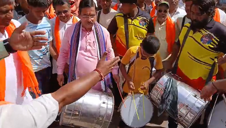 K’taka: Pralhad Joshi leads Tiranga Yatra in Hubballi to pay tribute to Armed forces