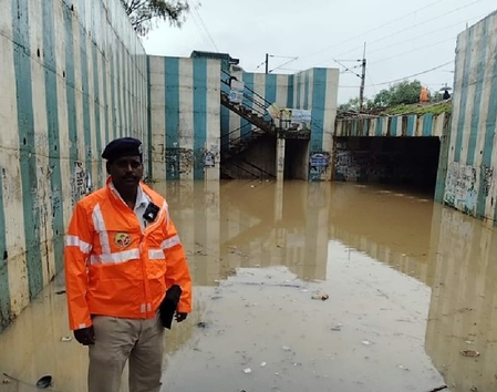 Rain continues to pour in Bengaluru, traffic disrupted