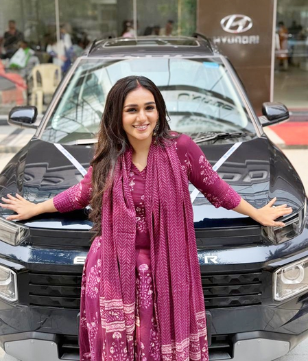 ‘Jagriti-Ek Nayi Subah’ actress Rachana Mistry becomes the proud owner of her first car