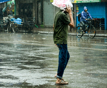 IMD predicts light to heavy showers across Gujarat till May 27