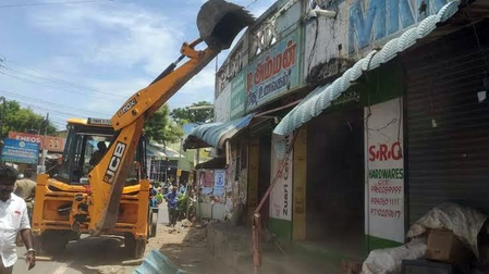Encroachments along Adyar River in TN bulldozed on Madras HC order