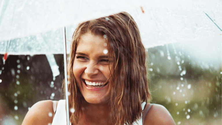frizzy hair care in monsoon
