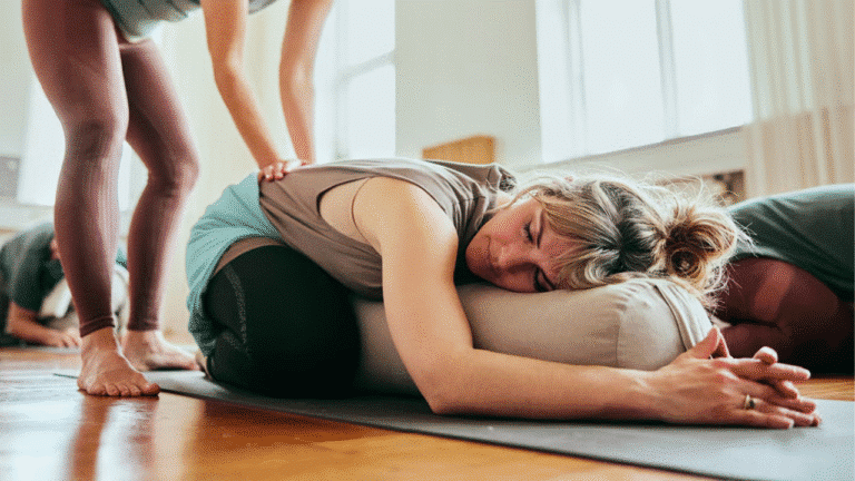 menstrual-cramps-best-yoga-poses