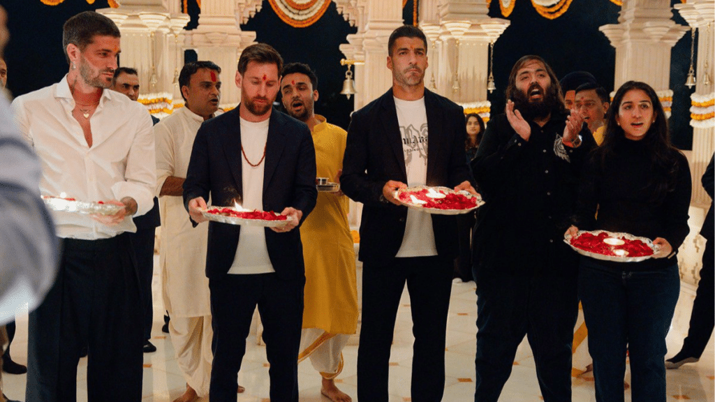 Messi performing aarti and chant har har mahadev at vantara