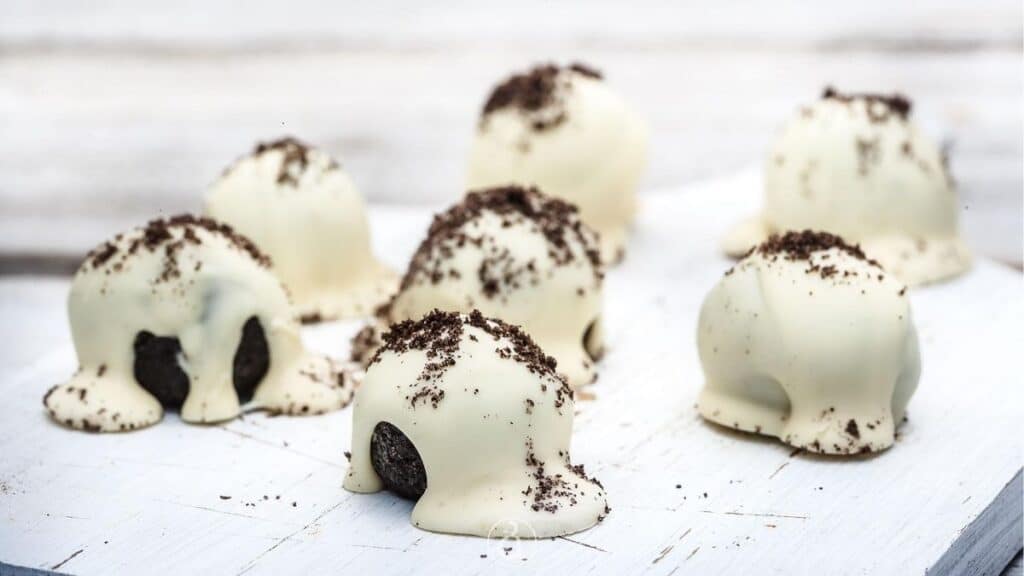 3-Ingredient Chocolate Truffle Recipe - Easy Viral Dessert