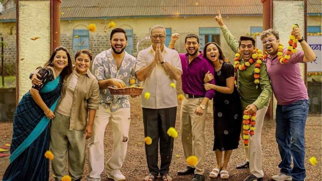 Krantijyoti Vidyalay Movie Review