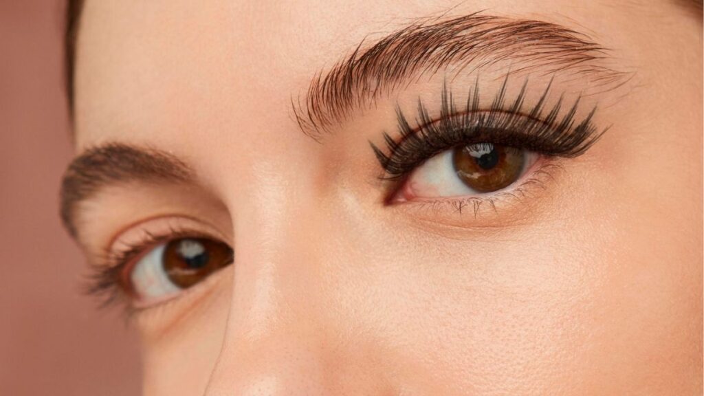 eyeliner to your upper lash line