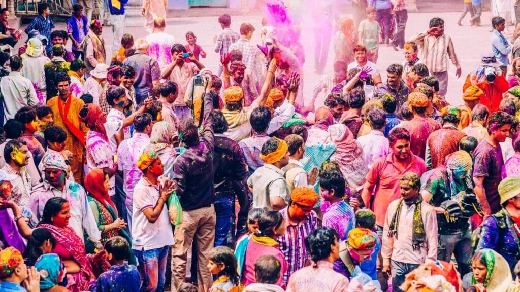 holi participation