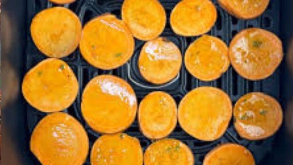Sweet Potato Chips Recipe: The Crispy Snack That's Actually Good for You 6 Arrange in Single Layer 1