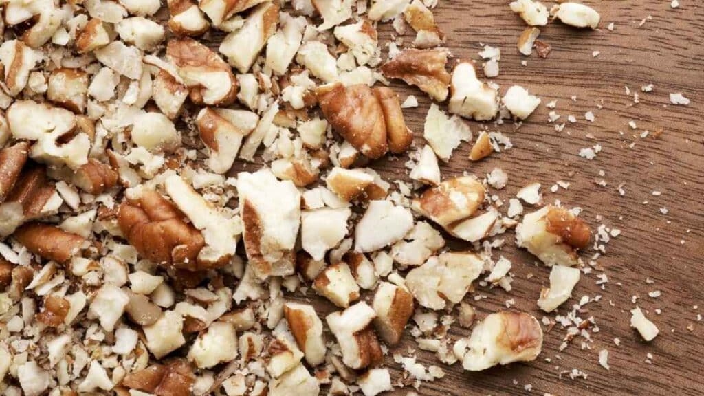 Chopped cashews or almonds