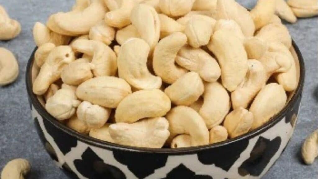 Panjiri : Traditional Prasad Recipe with Wheat Flour and Dry Fruits 6 cashews