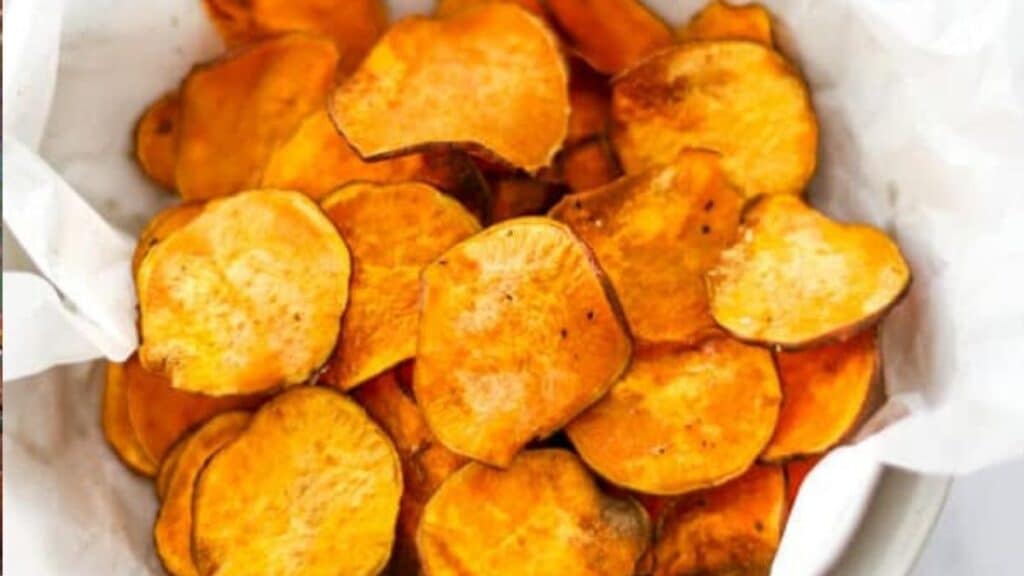 Sweet Potato Chips Recipe: The Crispy Snack That's Actually Good for You 5 Lightly Coat with Oil Optional 1