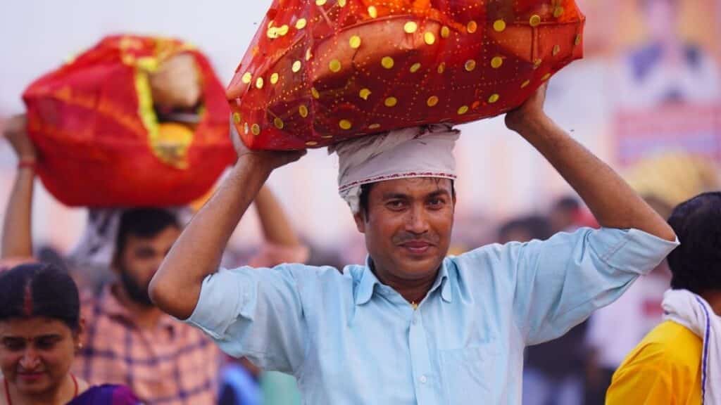 Chhath Puja: Date, Puja Muhurat, Mantras, Katha, Aarti, and Celebration Guide 7 chhath puja celebration