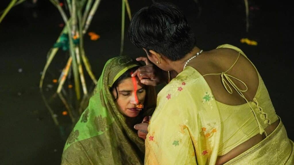 Chhath Puja: Date, Puja Muhurat, Mantras, Katha, Aarti, and Celebration Guide 3 chhath puja celebration