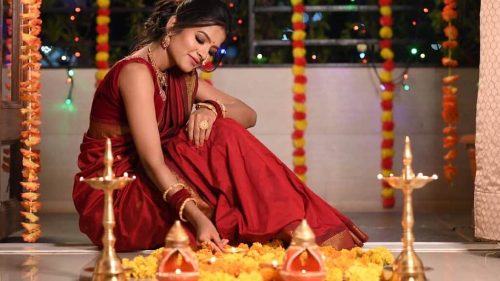 Diwali: Date, Puja Muhurat, Lakshmi Puja Significance, Mantra, Aarti, Rangoli Designs, and Complete Celebration Guide 21 rangoli diwali