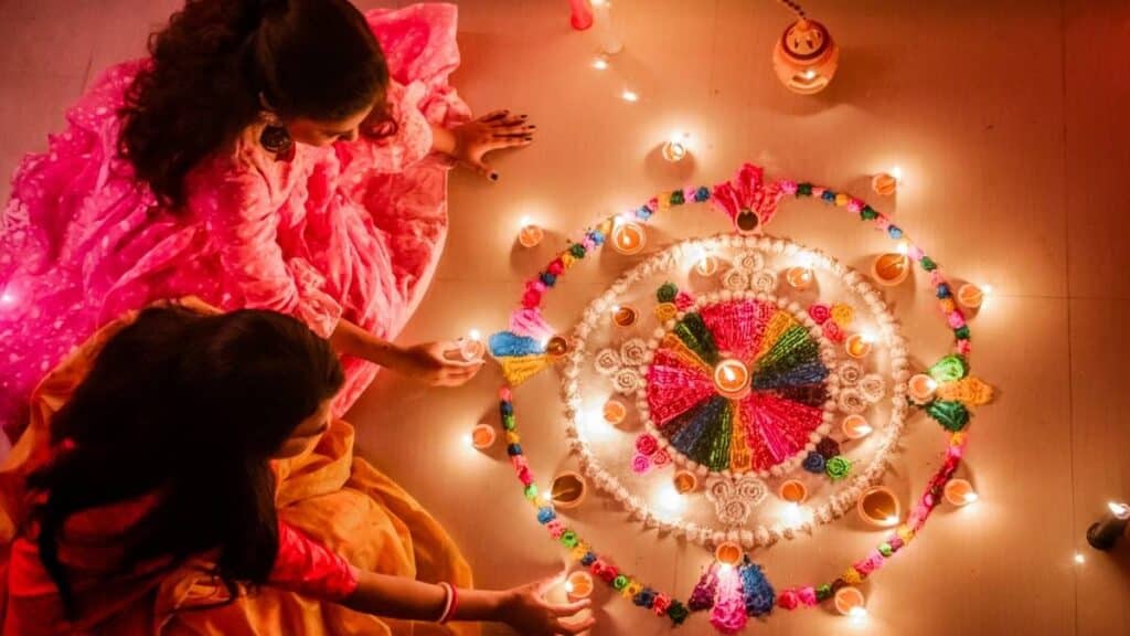 Diwali: Date, Puja Muhurat, Lakshmi Puja Significance, Mantra, Aarti, Rangoli Designs, and Complete Celebration Guide 5 rangoli diwali