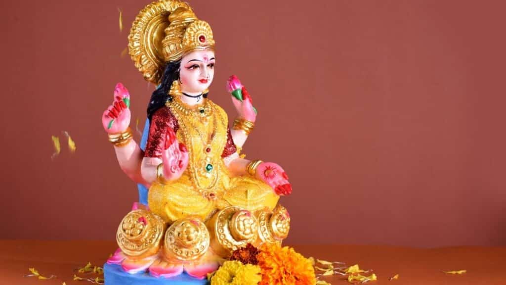 Diwali: Date, Puja Muhurat, Lakshmi Puja Significance, Mantra, Aarti, Rangoli Designs, and Complete Celebration Guide 7 lakshmi puja diwali