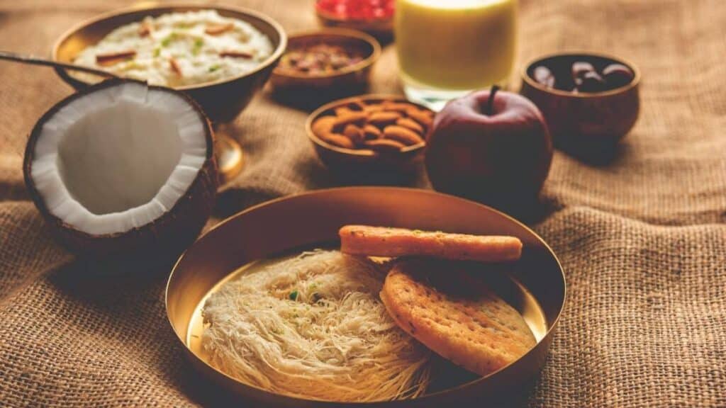 Karwa Chauth : Date, Puja Muhurat, Vrat Katha, Aarti, Mehendi Designs & Complete Puja Rituals 13 sargi for karwa chauth