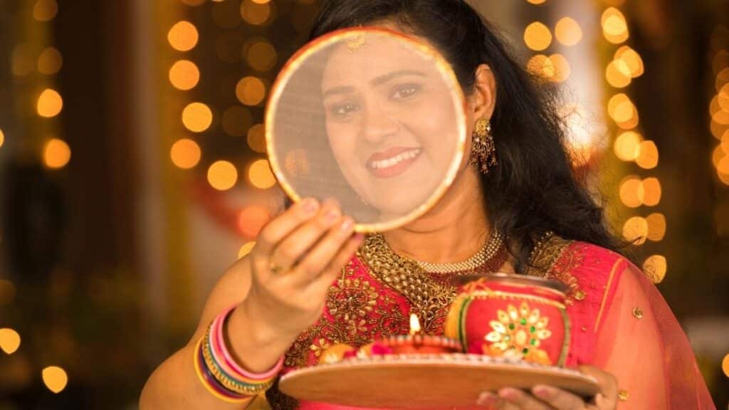 Karwa Chauth : Date, Puja Muhurat, Vrat Katha, Aarti, Mehendi Designs & Complete Puja Rituals 16 married women celebrating karwa chauth