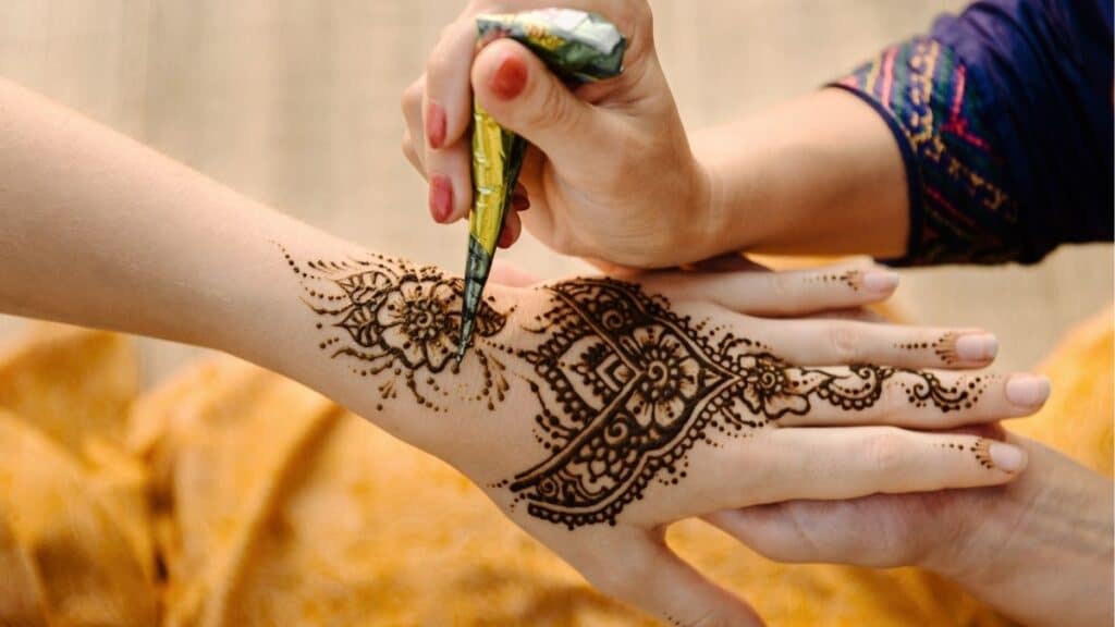 Simple Karwa Chauth Mehndi Designs